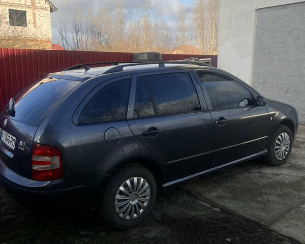 Сірий Шкода Фабія, об'ємом двигуна 1.39 л та пробігом 280 тис. км за 4500 $, фото 1 на Automoto.ua