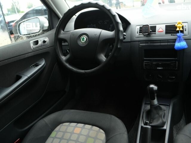 Серый Шкода Фабия, объемом двигателя 1.4 л и пробегом 256 тыс. км за 3500 $, фото 11 на Automoto.ua