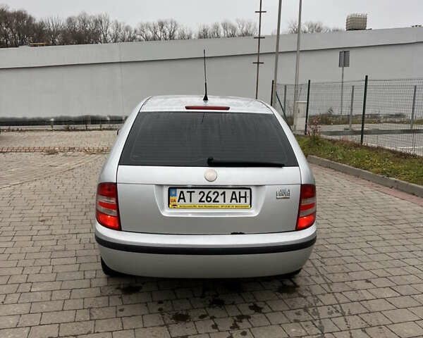 Серый Шкода Фабия, объемом двигателя 1.39 л и пробегом 249 тыс. км за 3500 $, фото 5 на Automoto.ua