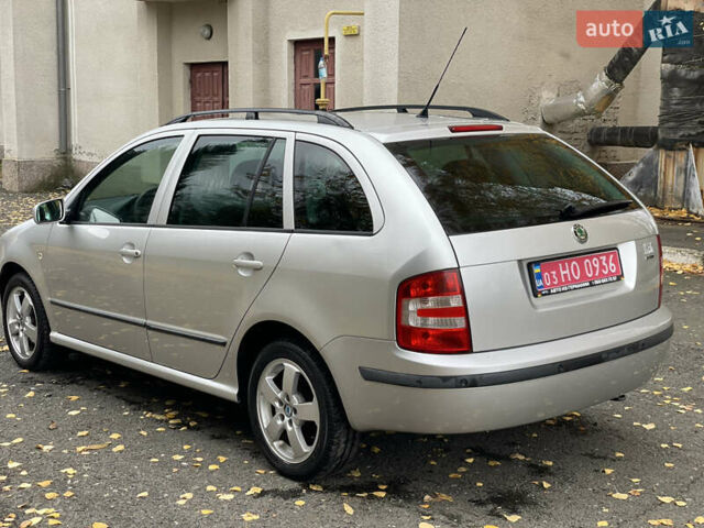 Серый Шкода Фабия, объемом двигателя 1.4 л и пробегом 231 тыс. км за 4500 $, фото 4 на Automoto.ua