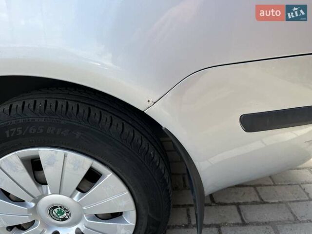 Сірий Шкода Фабія, об'ємом двигуна 1.42 л та пробігом 241 тис. км за 3800 $, фото 8 на Automoto.ua