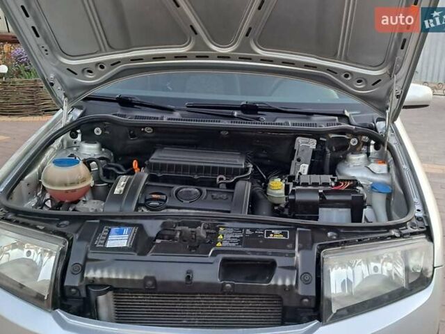 Сірий Шкода Фабія, об'ємом двигуна 1.4 л та пробігом 174 тис. км за 4650 $, фото 4 на Automoto.ua