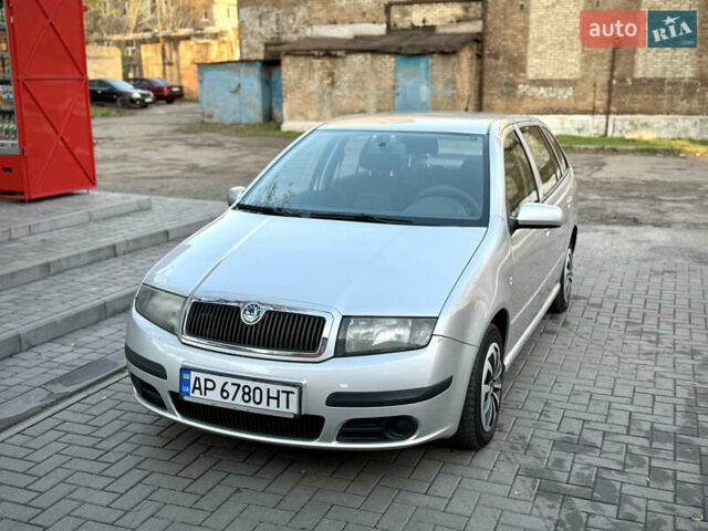 Серый Шкода Фабия, объемом двигателя 1.39 л и пробегом 190 тыс. км за 4300 $, фото 20 на Automoto.ua