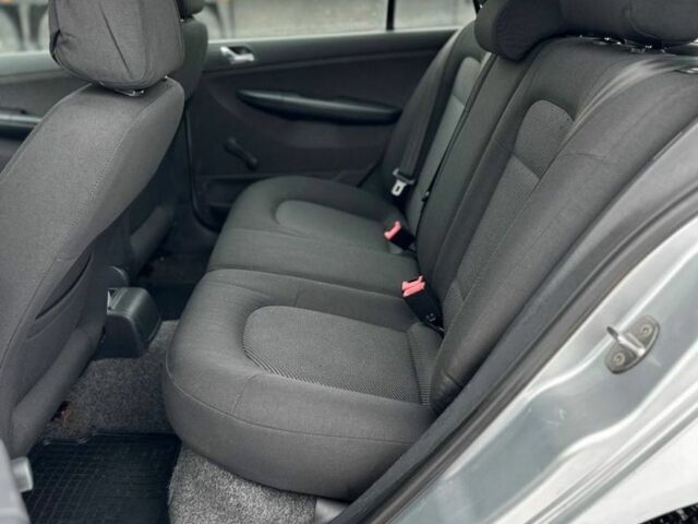 Серый Шкода Фабия, объемом двигателя 1.4 л и пробегом 154 тыс. км за 4400 $, фото 14 на Automoto.ua