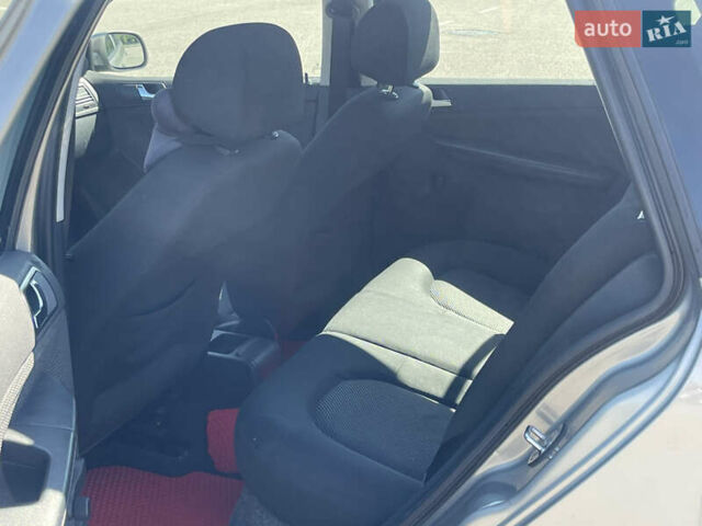 Серый Шкода Фабия, объемом двигателя 1.39 л и пробегом 226 тыс. км за 4900 $, фото 13 на Automoto.ua