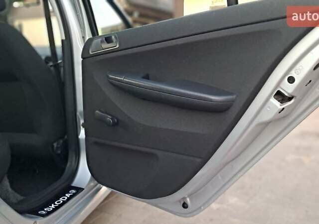Сірий Шкода Фабія, об'ємом двигуна 1.4 л та пробігом 174 тис. км за 4650 $, фото 12 на Automoto.ua