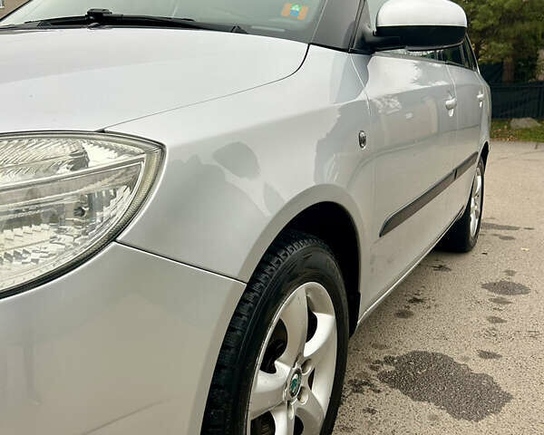 Серый Шкода Фабия, объемом двигателя 1.6 л и пробегом 247 тыс. км за 5150 $, фото 15 на Automoto.ua