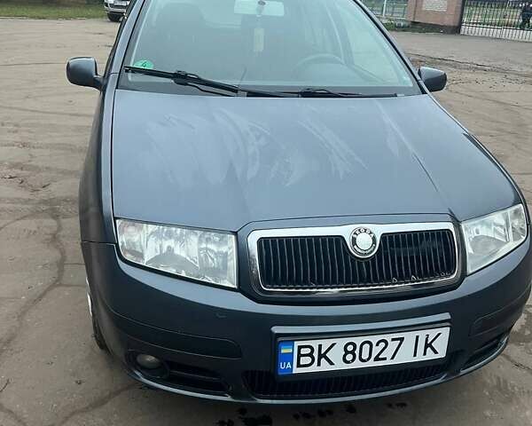 Серый Шкода Фабия, объемом двигателя 1.2 л и пробегом 193 тыс. км за 3200 $, фото 10 на Automoto.ua