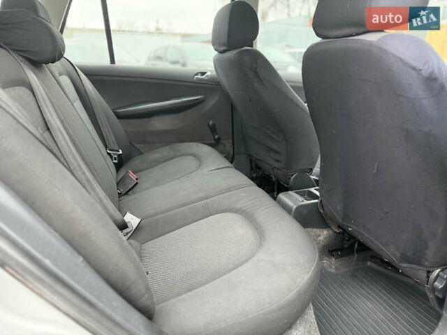 Сірий Шкода Фабія, об'ємом двигуна 1.42 л та пробігом 370 тис. км за 3300 $, фото 36 на Automoto.ua