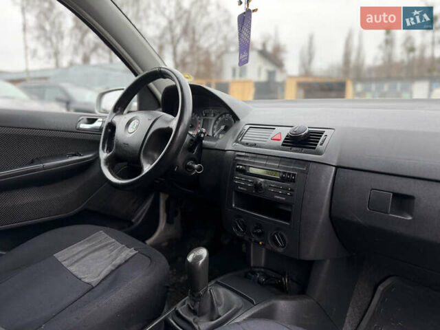 Сірий Шкода Фабія, об'ємом двигуна 1.42 л та пробігом 370 тис. км за 3300 $, фото 29 на Automoto.ua