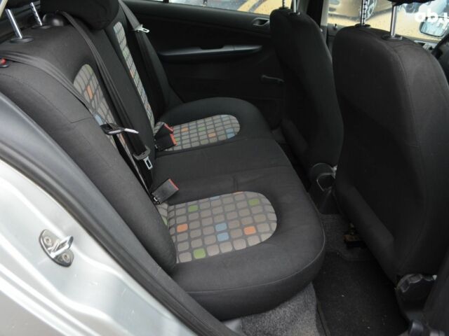 Серый Шкода Фабия, объемом двигателя 1.4 л и пробегом 256 тыс. км за 3500 $, фото 17 на Automoto.ua