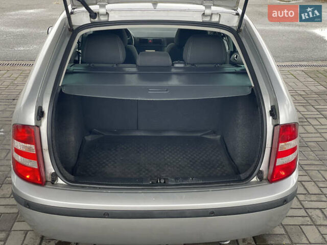 Серый Шкода Фабия, объемом двигателя 1.4 л и пробегом 231 тыс. км за 4500 $, фото 16 на Automoto.ua