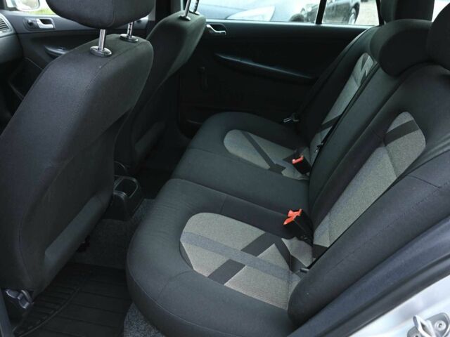 Серый Шкода Фабия, объемом двигателя 1.4 л и пробегом 209 тыс. км за 5350 $, фото 13 на Automoto.ua