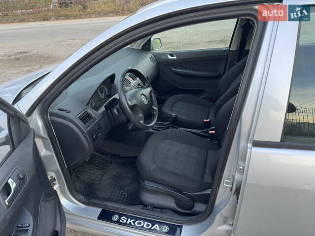 Серый Шкода Фабия, объемом двигателя 1.4 л и пробегом 183 тыс. км за 4500 $, фото 6 на Automoto.ua