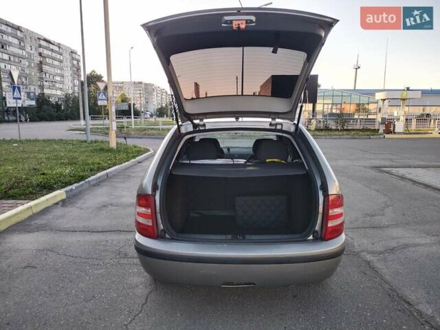 Серый Шкода Фабия, объемом двигателя 1.39 л и пробегом 277 тыс. км за 4800 $, фото 4 на Automoto.ua