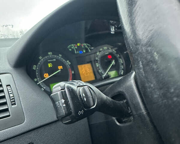 Серый Шкода Фабия, объемом двигателя 1.4 л и пробегом 203 тыс. км за 4800 $, фото 21 на Automoto.ua