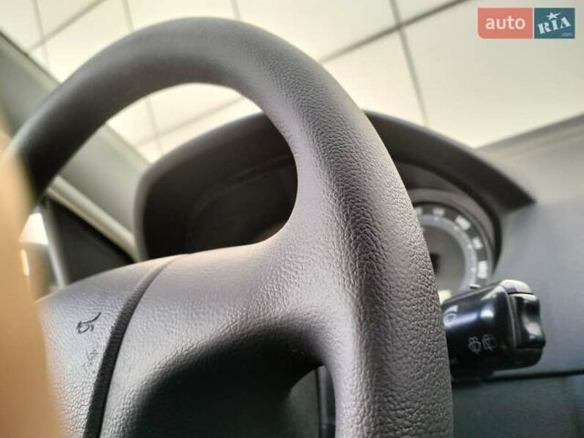 Сірий Шкода Фабія, об'ємом двигуна 1.2 л та пробігом 176 тис. км за 3999 $, фото 10 на Automoto.ua
