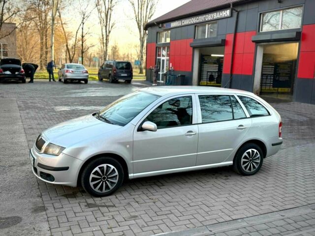 Серый Шкода Фабия, объемом двигателя 1.4 л и пробегом 190 тыс. км за 4300 $, фото 20 на Automoto.ua