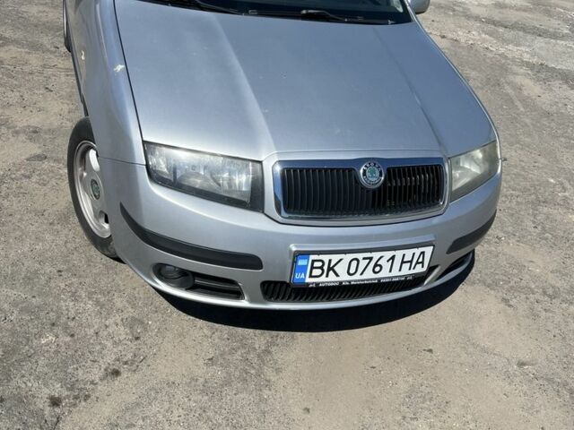 Серый Шкода Фабия, объемом двигателя 1.4 л и пробегом 268 тыс. км за 4850 $, фото 2 на Automoto.ua