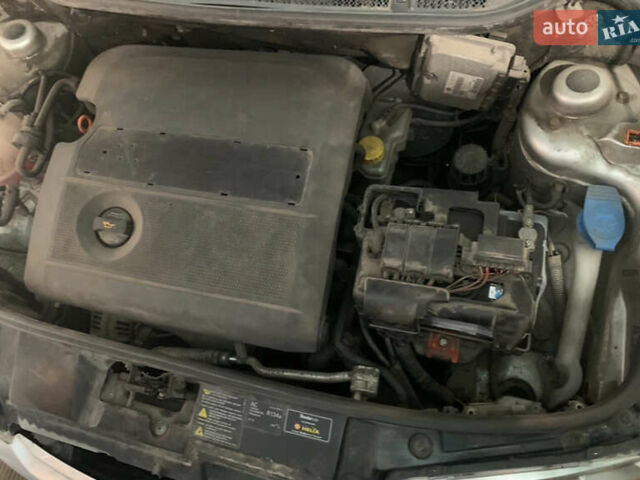 Серый Шкода Фабия, объемом двигателя 1.39 л и пробегом 253 тыс. км за 4900 $, фото 14 на Automoto.ua