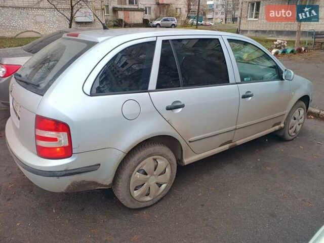 Серый Шкода Фабия, объемом двигателя 1.4 л и пробегом 280 тыс. км за 4300 $, фото 3 на Automoto.ua