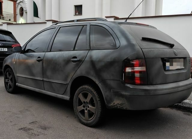 Серый Шкода Фабия, объемом двигателя 1.9 л и пробегом 270 тыс. км за 2700 $, фото 3 на Automoto.ua