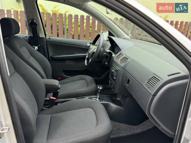 Серый Шкода Фабия, объемом двигателя 1.4 л и пробегом 218 тыс. км за 5700 $, фото 17 на Automoto.ua