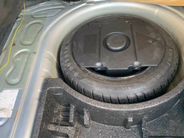 Серый Шкода Фабия, объемом двигателя 1.4 л и пробегом 253 тыс. км за 4900 $, фото 13 на Automoto.ua