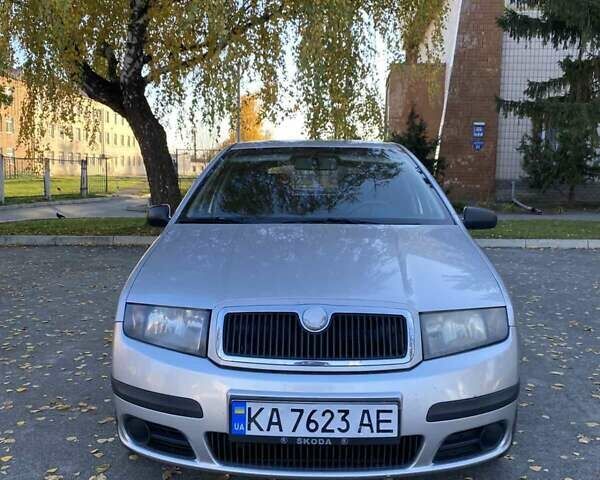 Шкода Фабия 2007 в Броварах на Automoto.ua Серый Шкода Фабия, объемом двигателя 1.2 л и пробегом 234 тыс. км за 2999 $, фото 2 на Automoto.ua