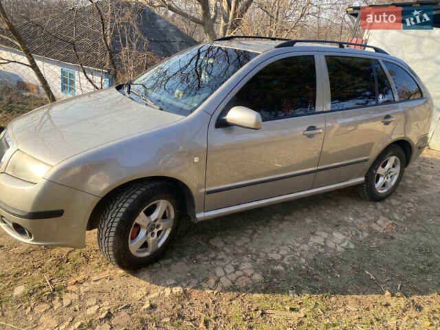 Сірий Шкода Фабія, об'ємом двигуна 1.39 л та пробігом 222 тис. км за 4950 $, фото 6 на Automoto.ua