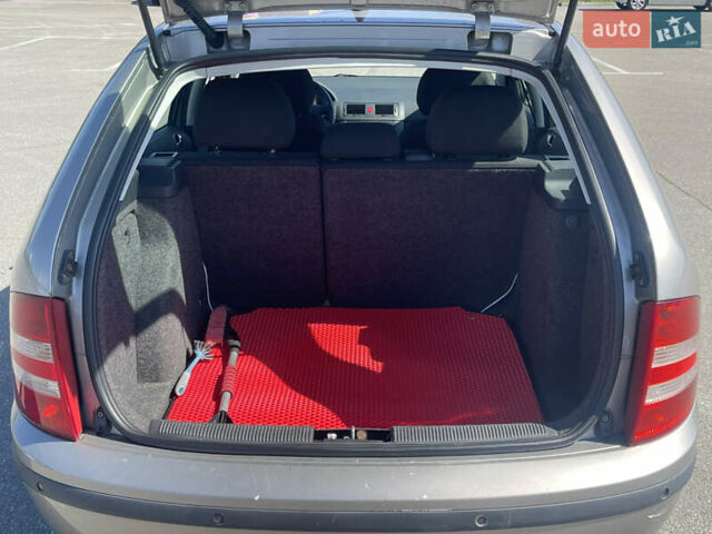 Серый Шкода Фабия, объемом двигателя 1.39 л и пробегом 226 тыс. км за 4900 $, фото 14 на Automoto.ua