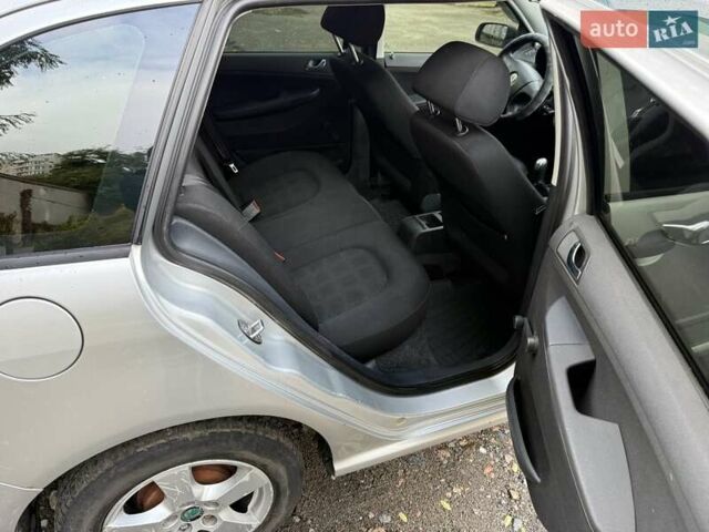 Сірий Шкода Фабія, об'ємом двигуна 1.39 л та пробігом 218 тис. км за 4200 $, фото 21 на Automoto.ua