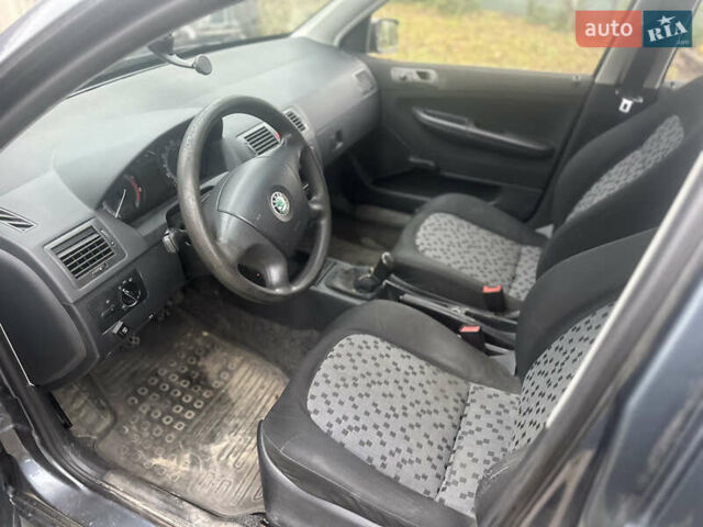 Сірий Шкода Фабія, об'ємом двигуна 1.2 л та пробігом 217 тис. км за 2950 $, фото 8 на Automoto.ua