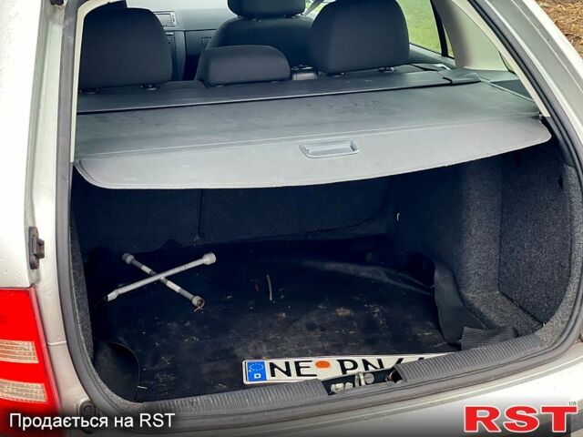 Серый Шкода Фабия, объемом двигателя 1.4 л и пробегом 226 тыс. км за 4550 $, фото 4 на Automoto.ua