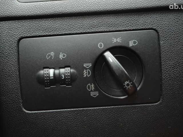 Серый Шкода Фабия, объемом двигателя 1.4 л и пробегом 256 тыс. км за 3500 $, фото 9 на Automoto.ua