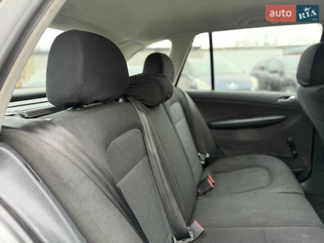 Сірий Шкода Фабія, об'ємом двигуна 1.42 л та пробігом 370 тис. км за 3300 $, фото 38 на Automoto.ua