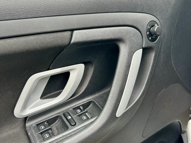 Серый Шкода Фабия, объемом двигателя 1.6 л и пробегом 247 тыс. км за 5350 $, фото 10 на Automoto.ua