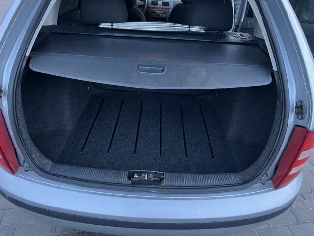 Серый Шкода Фабия, объемом двигателя 1.4 л и пробегом 268 тыс. км за 4850 $, фото 7 на Automoto.ua