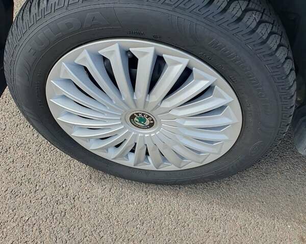 Серый Шкода Фабия, объемом двигателя 1.4 л и пробегом 200 тыс. км за 4900 $, фото 12 на Automoto.ua