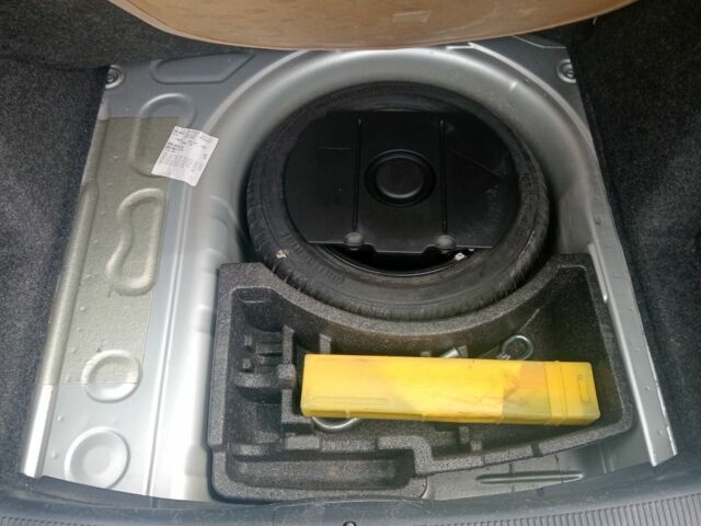 Серый Шкода Фабия, объемом двигателя 1.4 л и пробегом 183 тыс. км за 5360 $, фото 6 на Automoto.ua