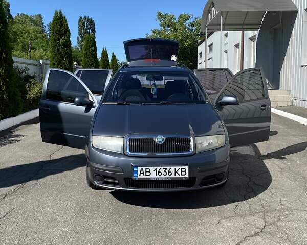 Серый Шкода Фабия, объемом двигателя 1.2 л и пробегом 228 тыс. км за 5200 $, фото 11 на Automoto.ua