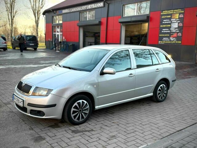 Серый Шкода Фабия, объемом двигателя 1.4 л и пробегом 190 тыс. км за 4300 $, фото 8 на Automoto.ua