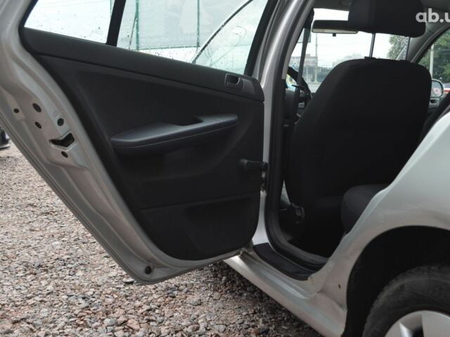 Серый Шкода Фабия, объемом двигателя 1.4 л и пробегом 256 тыс. км за 3500 $, фото 14 на Automoto.ua