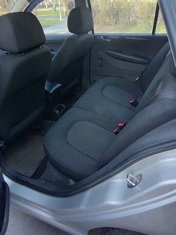 Серый Шкода Фабия, объемом двигателя 1.4 л и пробегом 290 тыс. км за 4000 $, фото 3 на Automoto.ua