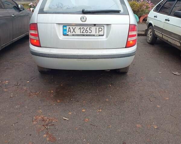 Серый Шкода Фабия, объемом двигателя 1.4 л и пробегом 280 тыс. км за 4300 $, фото 4 на Automoto.ua