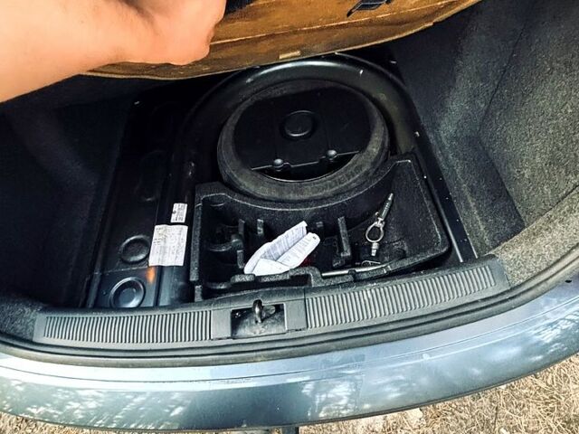 Серый Шкода Фабия, объемом двигателя 1.4 л и пробегом 248 тыс. км за 4999 $, фото 6 на Automoto.ua