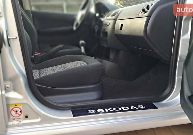 Сірий Шкода Фабія, об'ємом двигуна 1.4 л та пробігом 174 тис. км за 4650 $, фото 10 на Automoto.ua