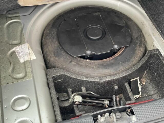 Серый Шкода Фабия, объемом двигателя 1.4 л и пробегом 226 тыс. км за 4550 $, фото 5 на Automoto.ua