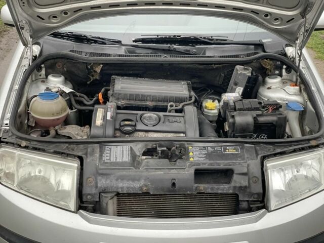 Серый Шкода Фабия, объемом двигателя 1.4 л и пробегом 226 тыс. км за 4550 $, фото 8 на Automoto.ua