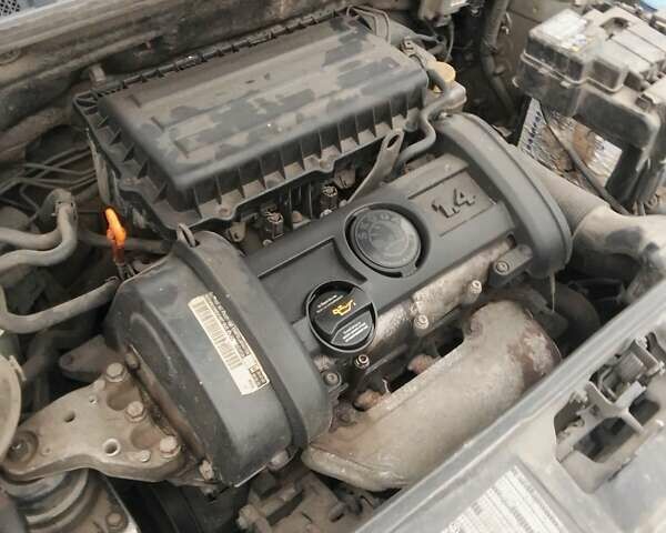 Сірий Шкода Фабія, об'ємом двигуна 1.39 л та пробігом 315 тис. км за 3900 $, фото 12 на Automoto.ua